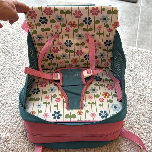 JJ Cole Summer Garden Feeding Station Portable Inflatable Booster Seat - Picture 2 of 8